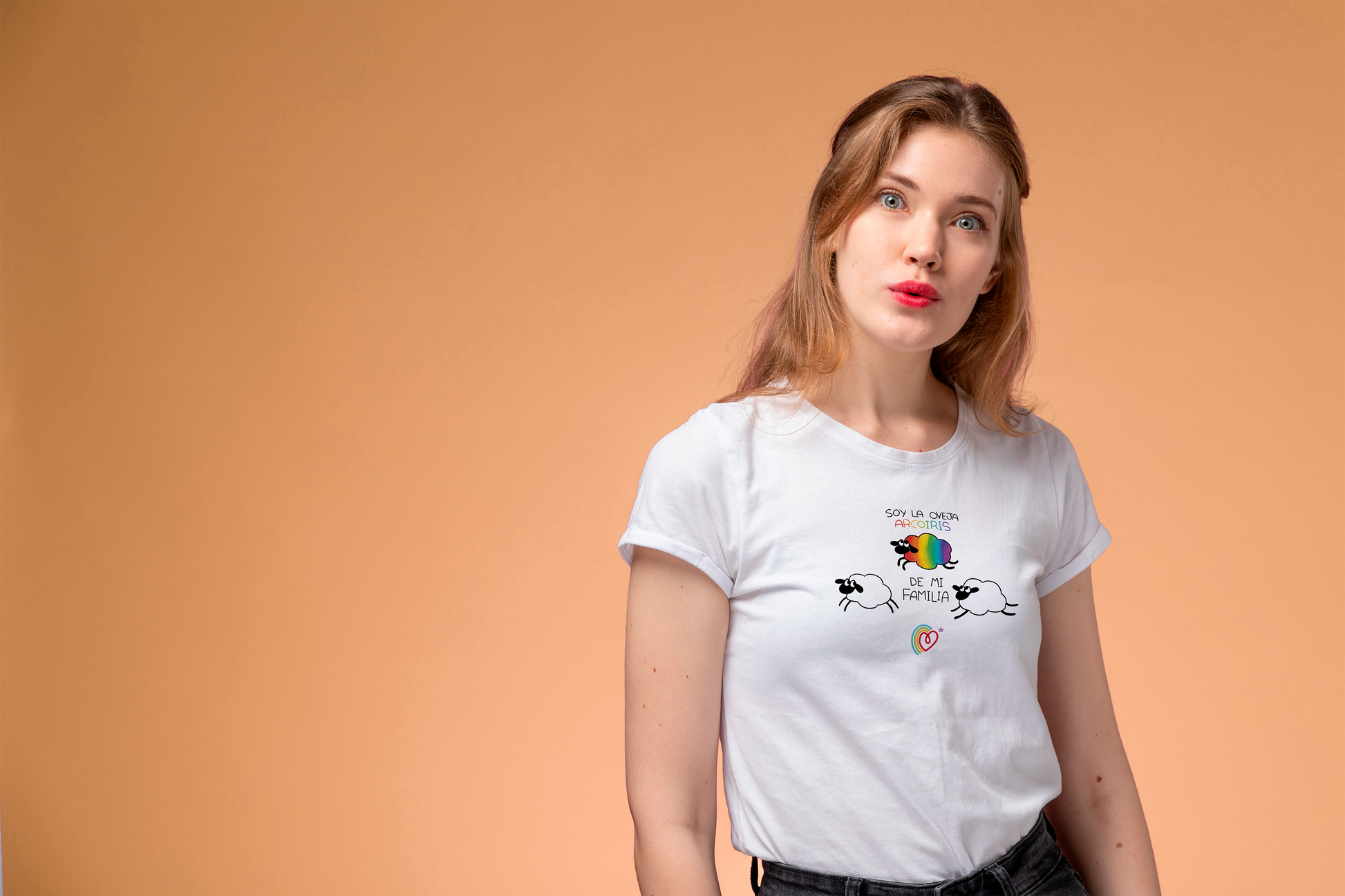 CAMISETA OVEJA ARCOIRIS ORGULLO '25🌈